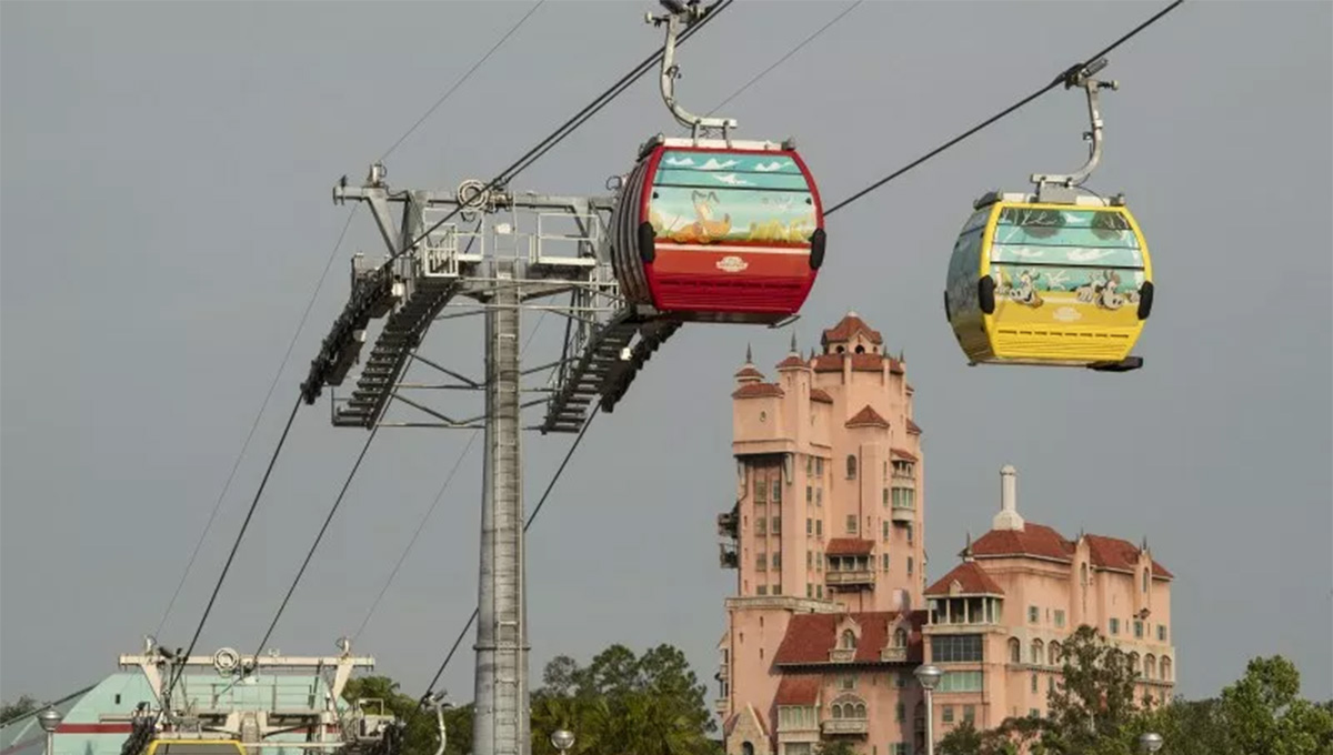 Disney divulga as cabines decoradas com personagens do Skyliner