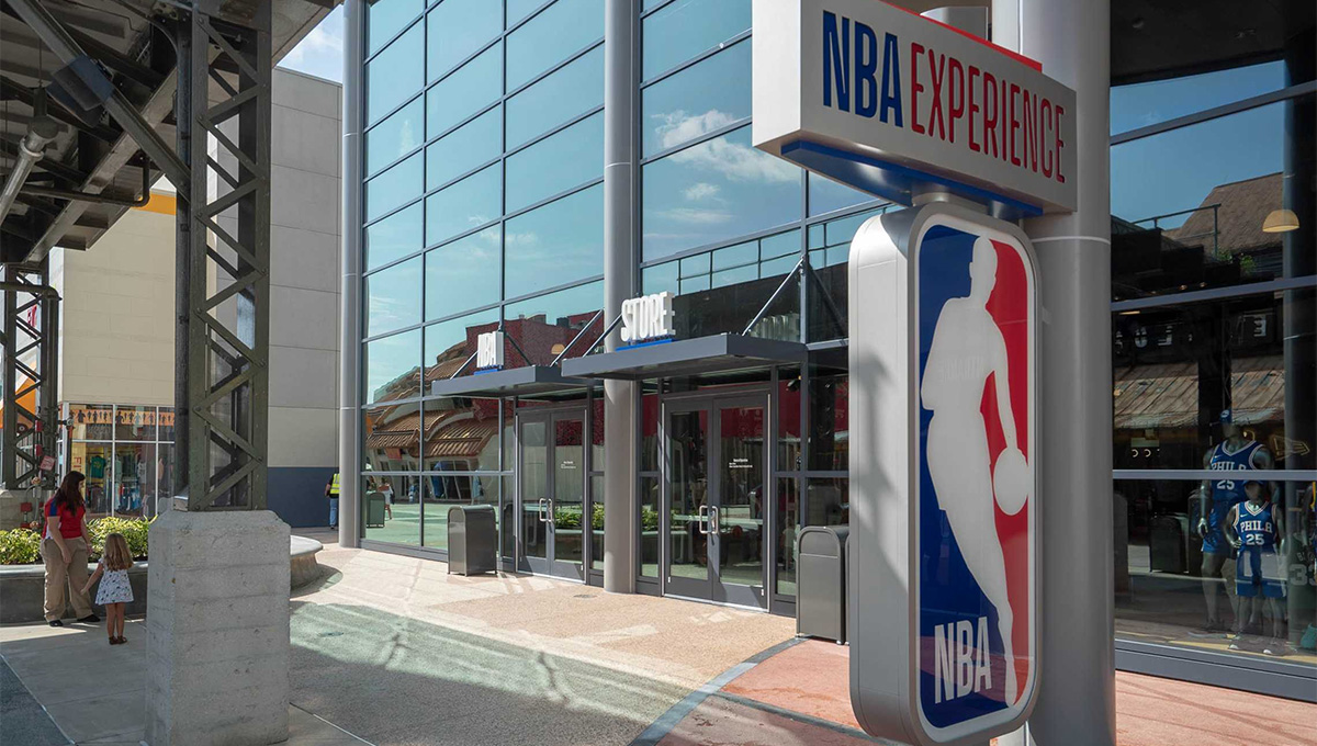 A loja da “NBA Experience” agora aberta na Disney Springs