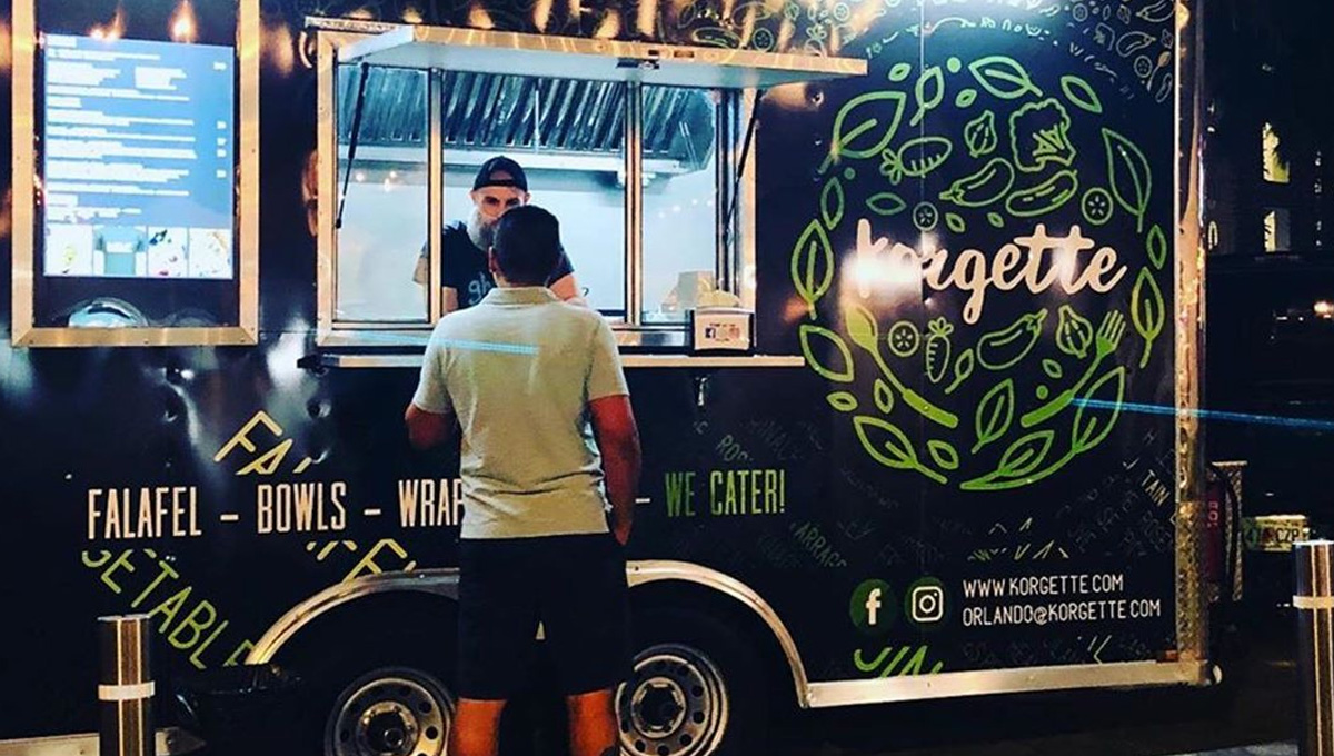 Toda primeira sexta-feira do mês acontece um festival de food trucks em Orlando